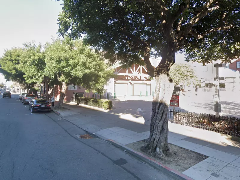 Parking at 2552 Taylor Parking Lot - Primary Image