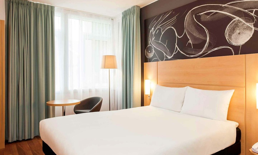 Image 52: ✈ SCHOTLAND | Edinburgh - ibis Edinburgh Centre South Bridge - Roya...