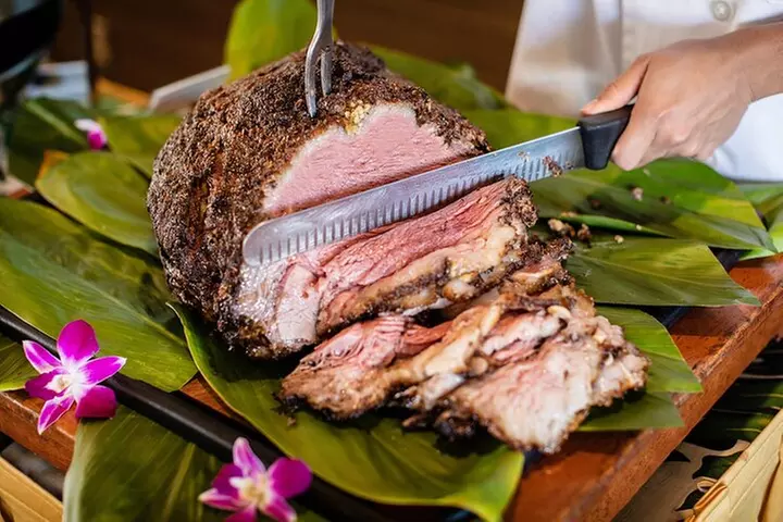 Honolulu: Pacific Star Sunset Dinner Cruise and Show