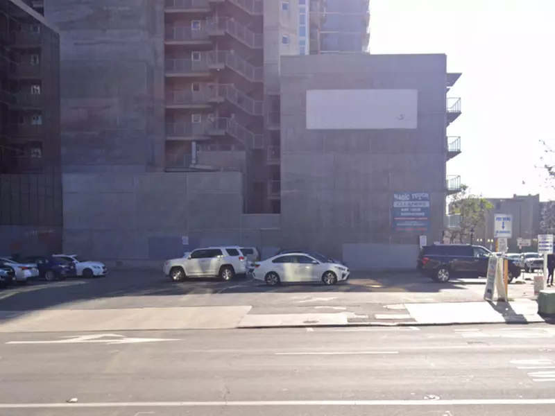 Parking at 1468 India St. Lot