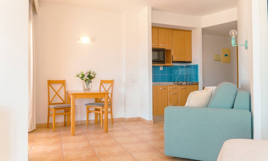 Image 7: ✈ IBIZA | Bahía de Sant Antoni - Rosamar Ibiza Hotel 3* - Appart'hôtel