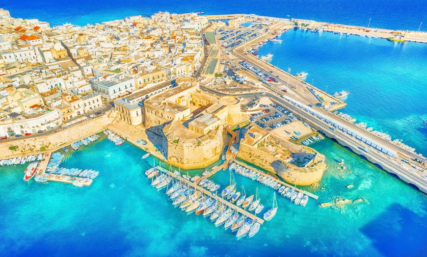 Image 13: ✈ LES POUILLES | Bari - Escapade en liberté dans les Pouilles 4*, 5...