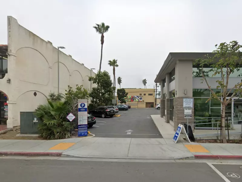 Parking at [SD42] 1947 Cable St. Lot