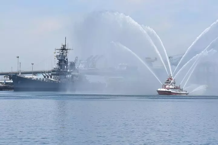 West Harbor LA 45-Minute Narrated Harbor Cruise of San Pedro