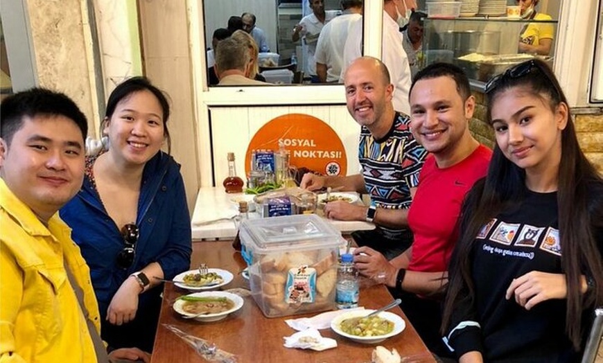 Image 2: Best of Roma Sur Food Crawl in Mexico City