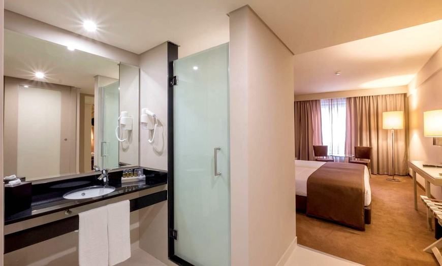 Image 5: ✈ PORTUGAL | Porto - Vila Galé Porto Ribeira 4*, 2 nights - City ce...