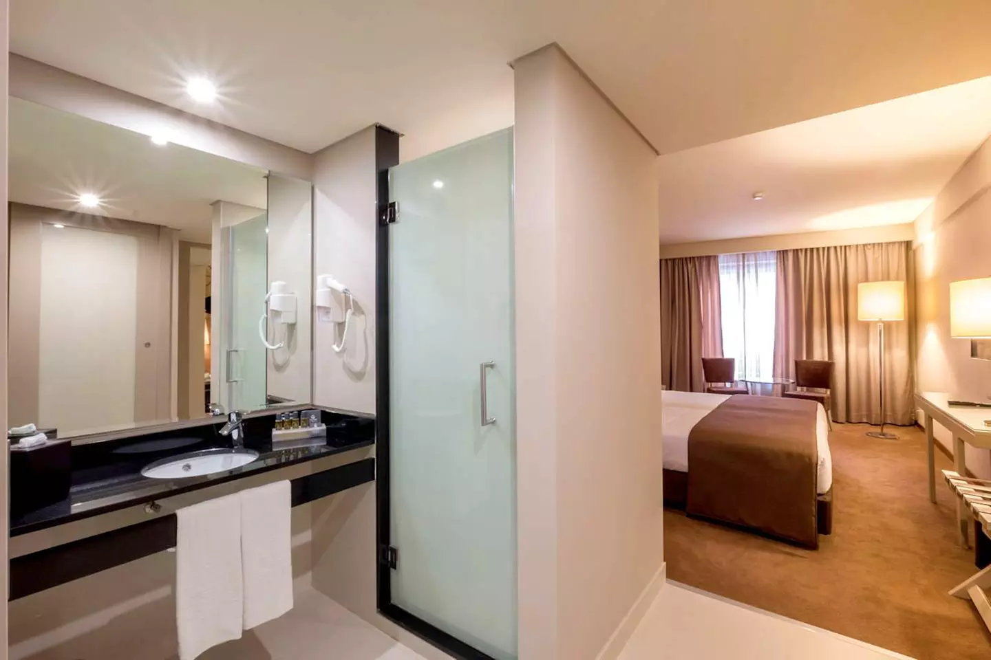 ✈ PORTUGAL | Porto - Vila Galé Porto Ribeira 4*, 2 nights - City ce...