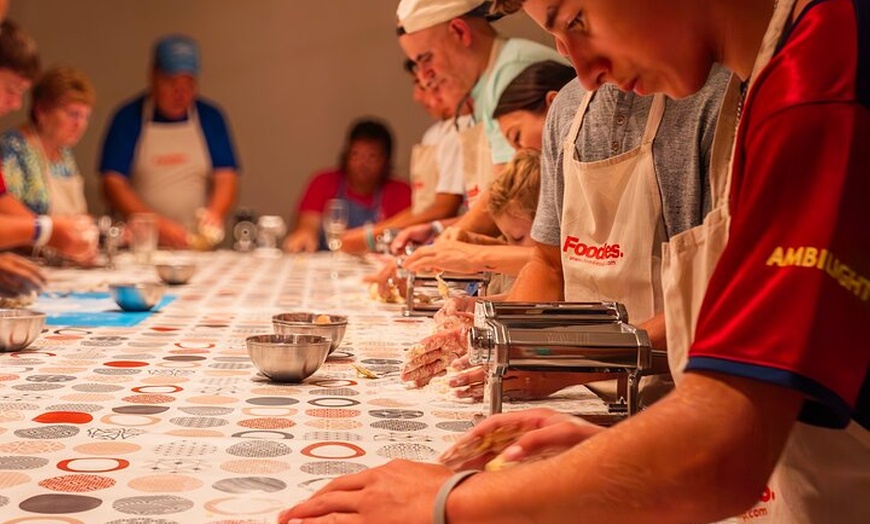 Image 3: Hacer pasta fresca y aperitivo italiano En Barcelona