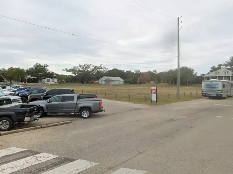 Parking at St. Stanislaus Big Lot - P5803