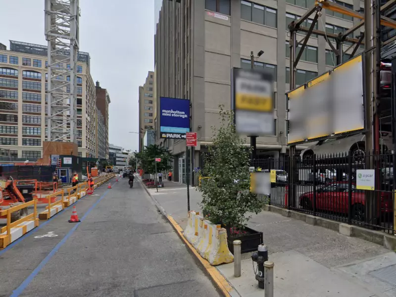 Parking at LAZ at Edison Parkfast - 272 Spring St. Garage