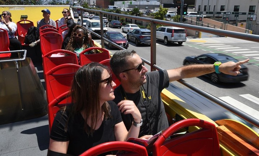 Image 19: Celebrity Homes Tour & Hop-on Hop-off Bus Package