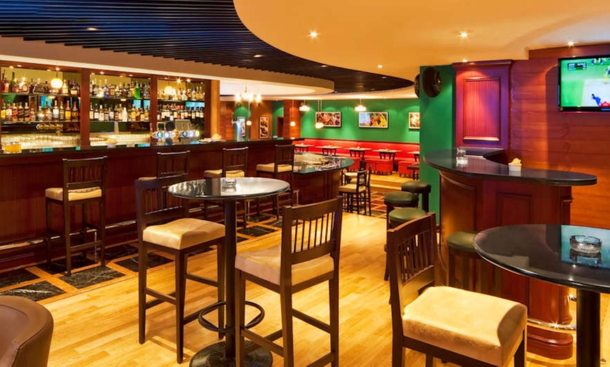 Image 15: ✈ VEREINIGTE ARABISCHE EMIRATE | Dubai - Park Regis Kris Kin Hotel ...