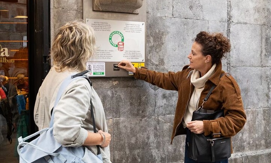 Image 3: Excursión a pie de 2 horas por Bilbao Iconos y Safari fotográfico