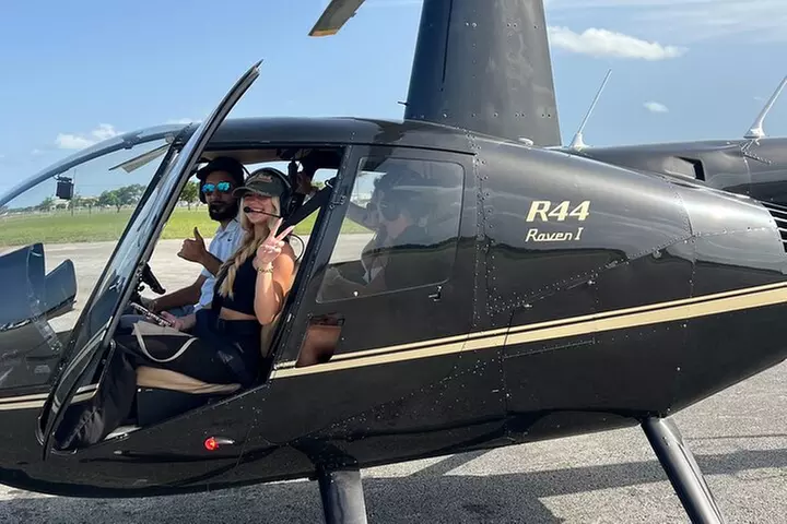 Miami Top-Rated Helicopter Tour: South Beach, Downtown & Islands
