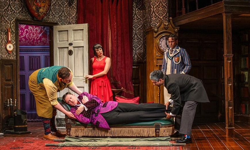 Image 5: The Play That Goes Wrong in London Theatre