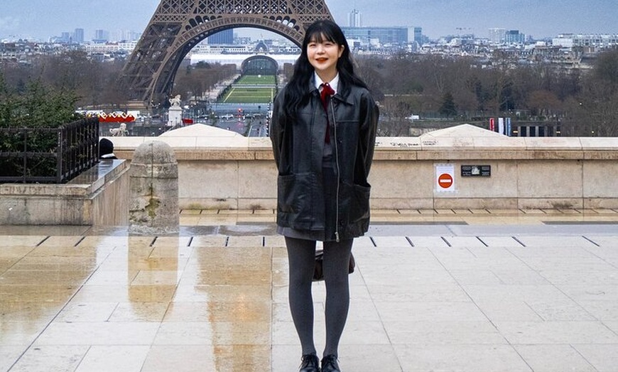 Image 10: Tour Eiffel : Un Dreamy 8+ emplacement 2,5 heures Photoshoot à Paris