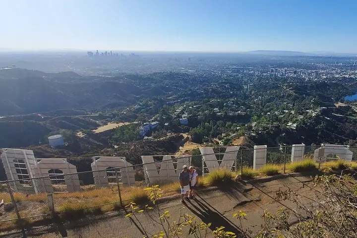 Hollywood Sign Hiking Tour to Griffith Observatory