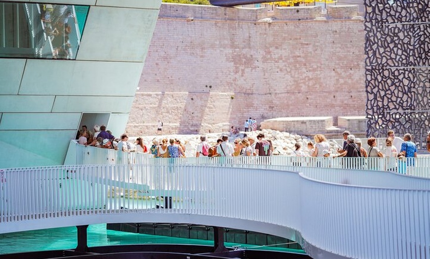 Image 2: Tour Cassis Balade en bateau et visite des grottes au départ d'Aix