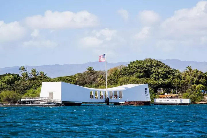 Pearl Harbor Official Deluxe Multimedia and VR Tour Combo