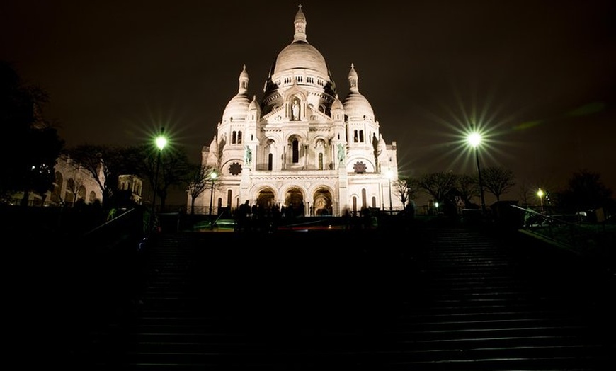 Image 2: Montmartre Poetic Photo Walk de nuit
