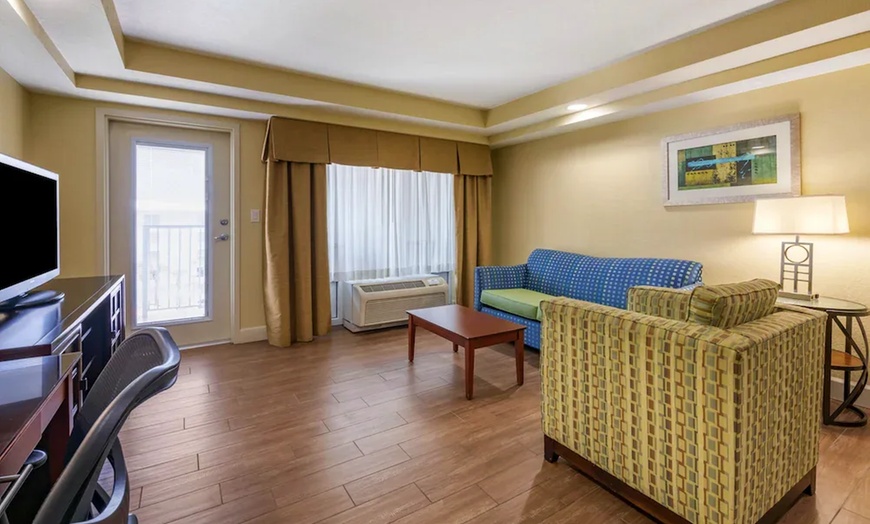 Image 8: ✈ FLORIDA | Orlando - Holiday Inn Resort Lake Buena Vista 3*, 3 nac...