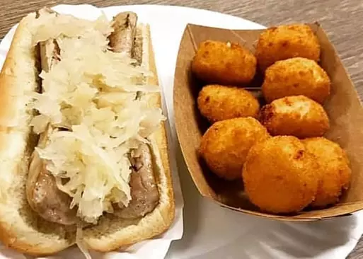 5% Cash Back at Seaside Dogs & Grill