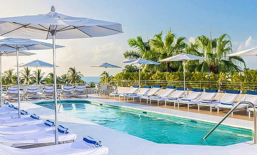 Image 1: ✈ FLORIDA | Miami - The Tony Hotel South Beach 4* - Piscina esterna