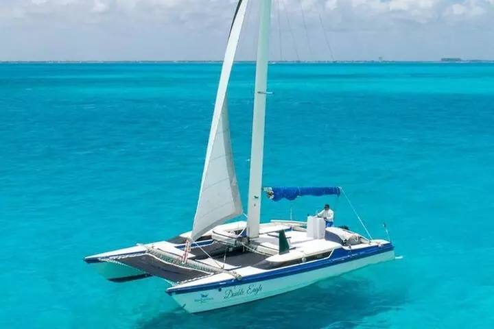Private Catamaran Tour to Isla Mujeres