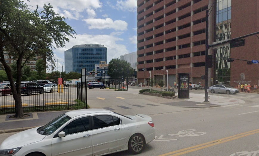 Image 3: Parking at Bank of America Plaza South Lot