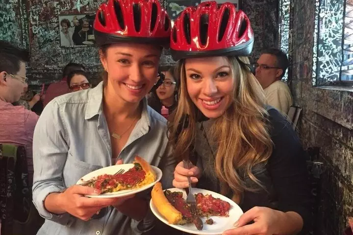 Chicago Bike & Classic Food Tour: Bikes, Bites & Views - Adults