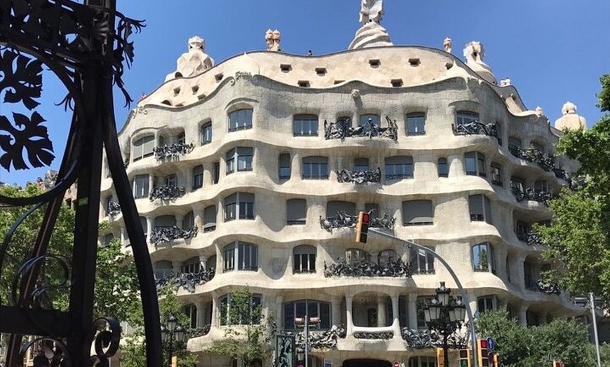 Image 3: Traslado privado VIP de la ciudad de Barcelona a la estación de tre...