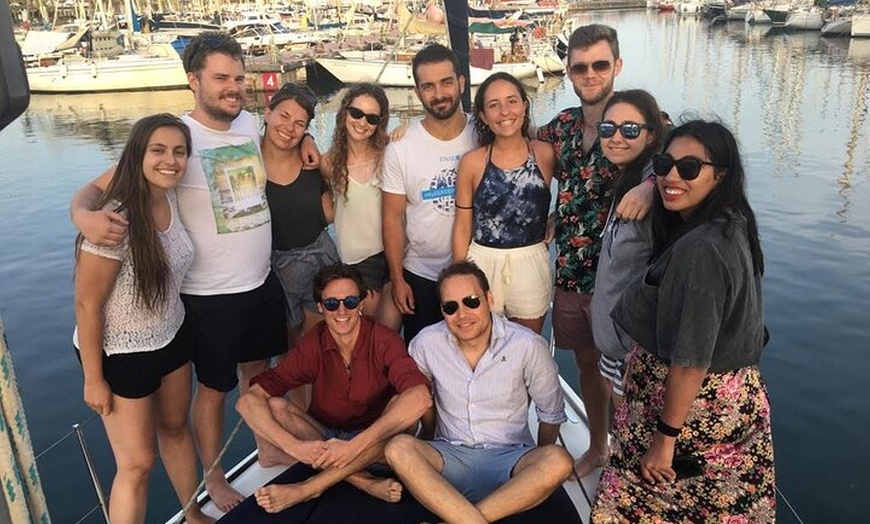 Image 6: Tour al atardecer en Barco Velero en Barcelona con Cava