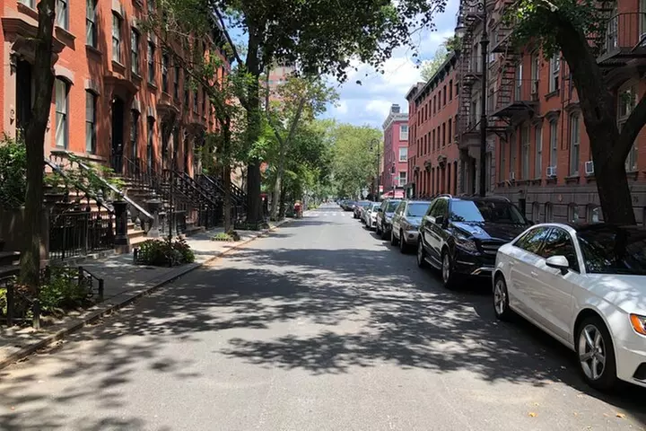 Friends' Locations Tour
