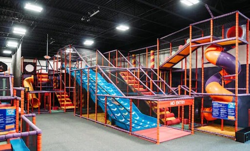 Image 2: $20.99 For 1 Hour Jump Time For 2 People (Reg. $41.98)