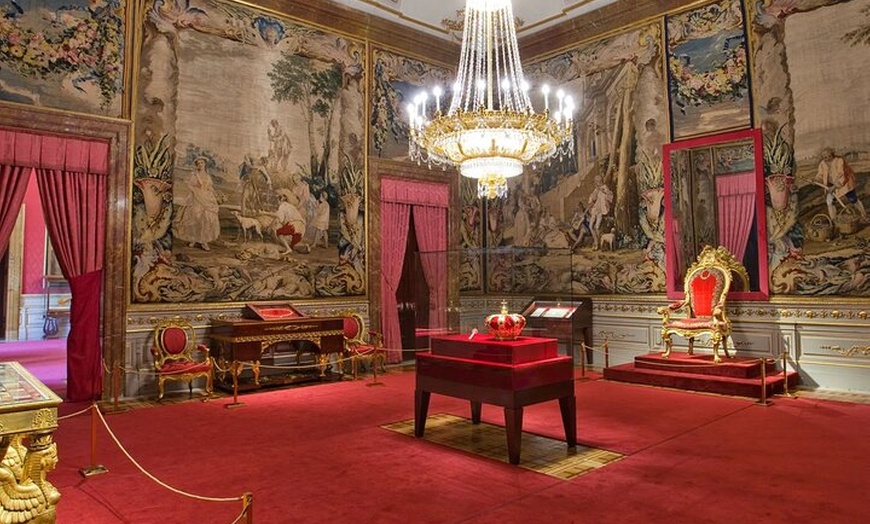 Image 4: Entrada al Palacio Real de Madrid