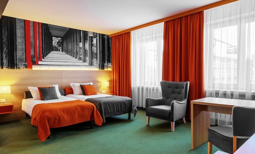 Image 3: ✈ POLOGNE | Varsovie - Hotel MDM City Centre 3*, 2 nuit