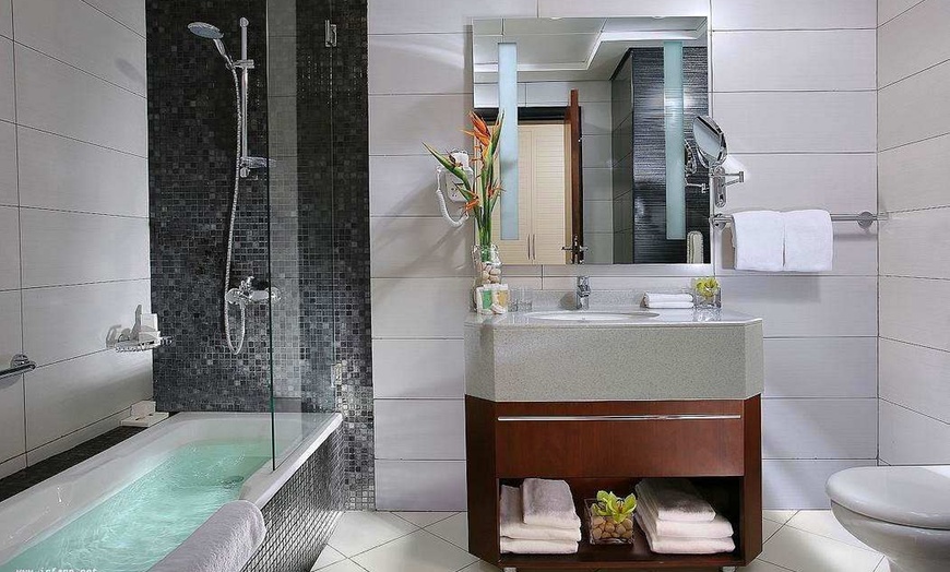 Image 5: ✈ EMIRATS ARABES UNIS | Dubaï - Ramada by Wyndham Dubai Barsha Heig...
