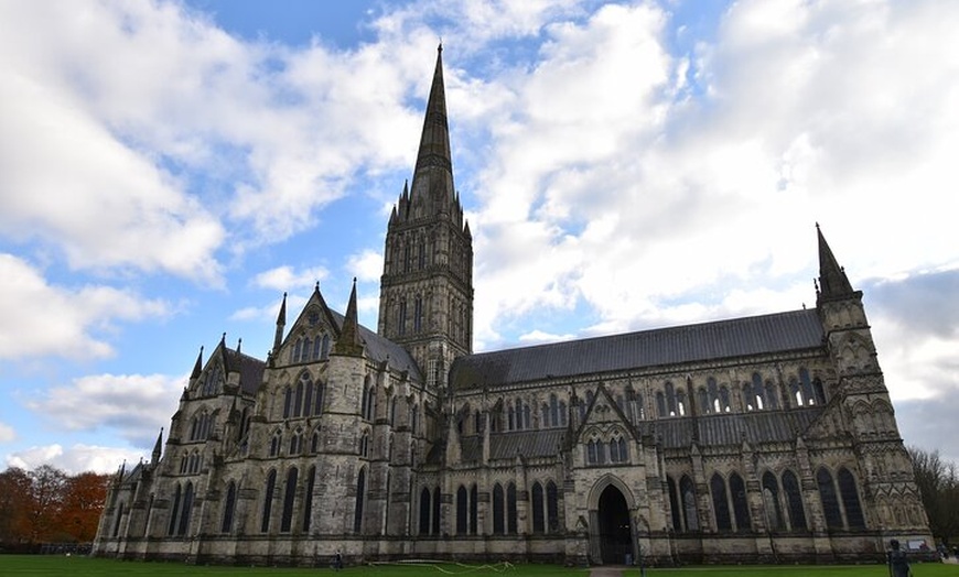 Image 5: Private Taxi Tour to Stonehenge and Sailsbury