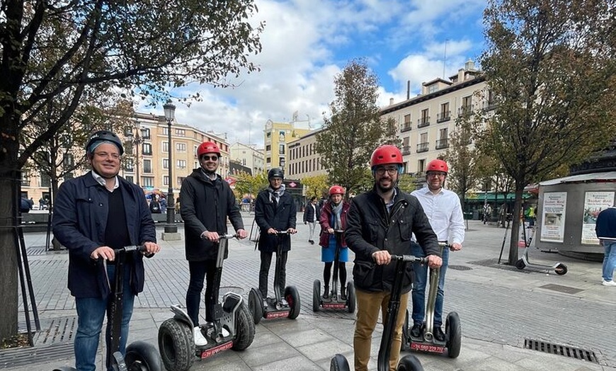 Image 7: Recorrido en Segway por el casco antiguo (Certificado de excelencia...