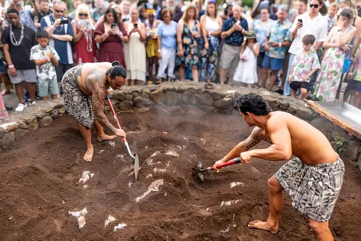 Admission to Voyagers of the Pacific Luau