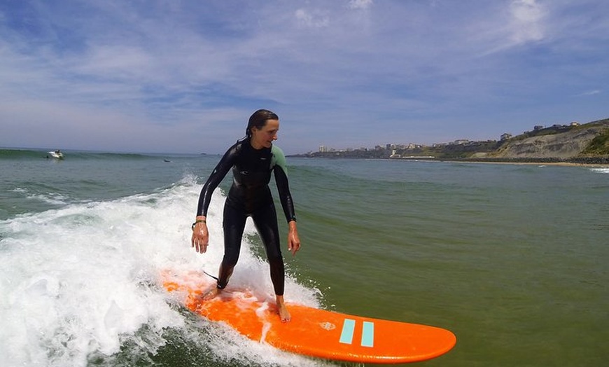 Image 1: Biarritz cours particuliers de surf