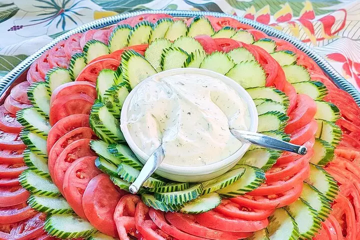 Honolulu: Pacific Star Sunset Dinner Cruise and Show