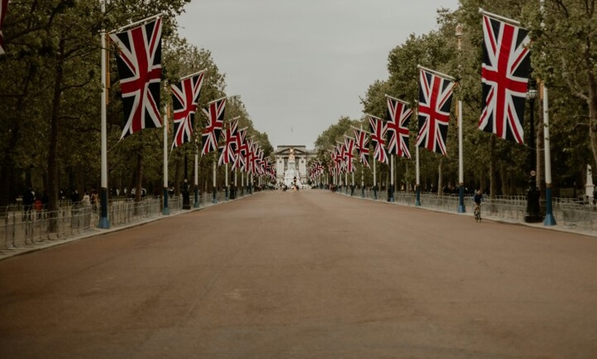 Image 5: London Walking Tour: Tower Bridge to Buckingham Palace