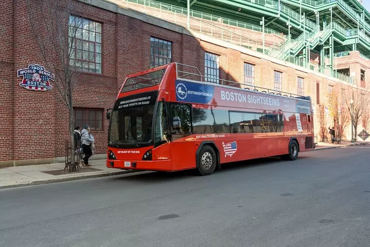 Hop on Hop off Boston and Charlestown Tour