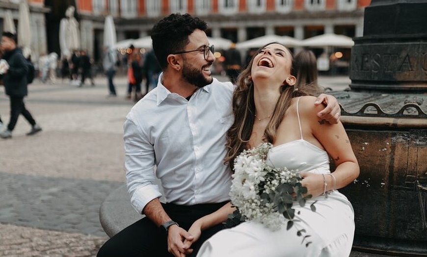 Image 38: Sesión de fotos en pareja & tour fotográfico, Madrid