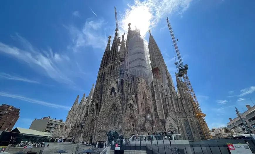 Image 2: Visita guiada a la Sagrada Familia Los secretos ocultos de Gaudí