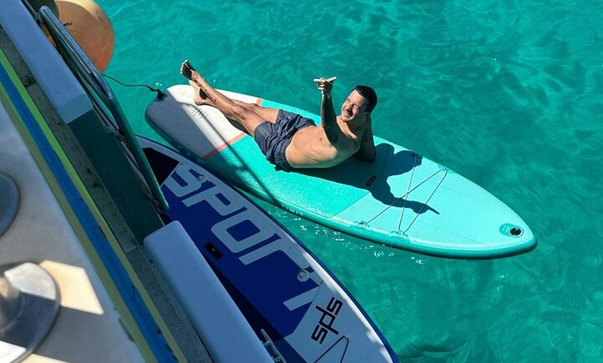 Image 11: Crucero de Ibiza a Formentera con snorkel, paella y barra libre