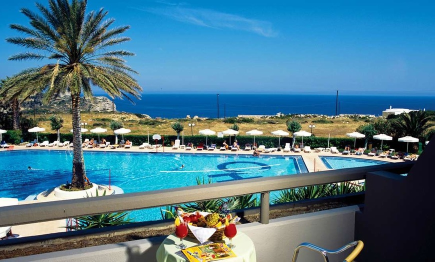Image 2: ✈ RHODES | Faliraki - Cathrin 4* - Ambiance Méditerranée