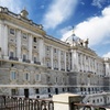 Image 1: Entrada al Palacio Real de Madrid