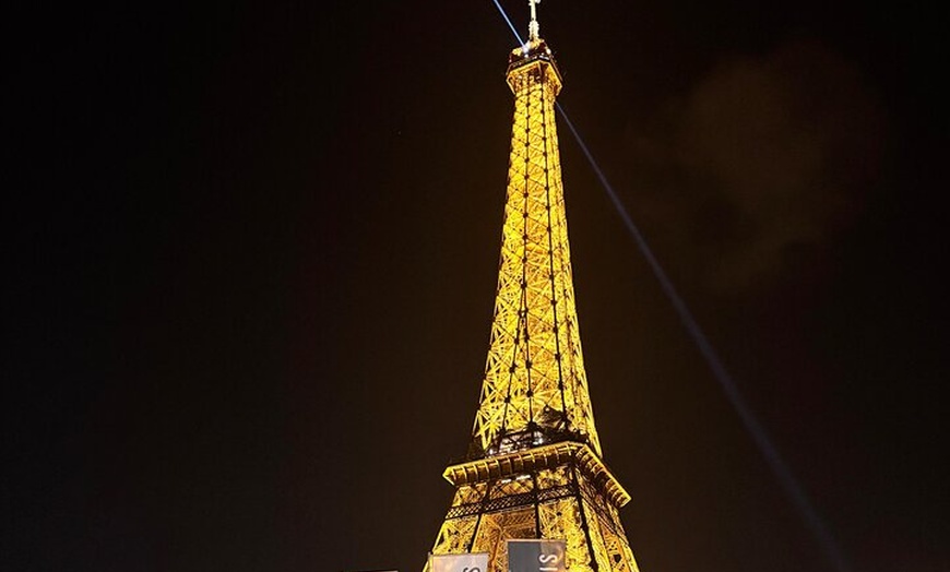 Image 6: Tour Eiffel en ascenseur au deuxième étage et sommet facultatif